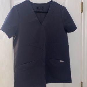 FIGS! Charcoal grey Casma top!